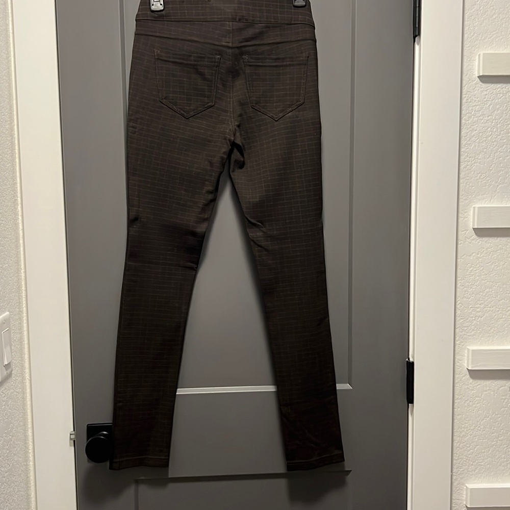 Liverpool pull on trouser